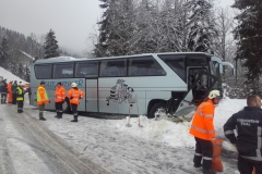Einsatz 30.12.2017 - Busunfall Fahl (2)