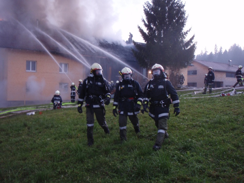 Einsatz 13.12.2014 - Brand Baldauf - Feuerwehr Langen (3)