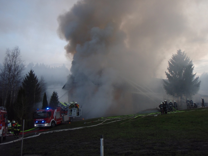 Einsatz 13.12.2014 - Brand Baldauf - Feuerwehr Langen (7) - Kopie